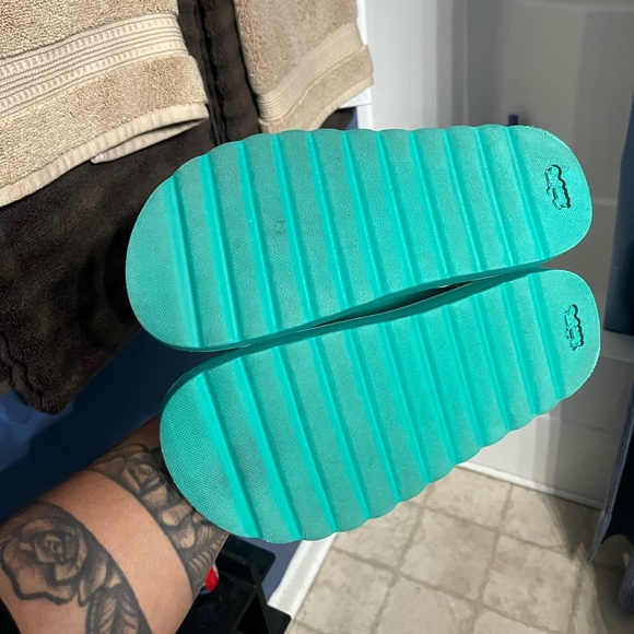 Vibrant Coach Sandal!! - Picture 5 of 6